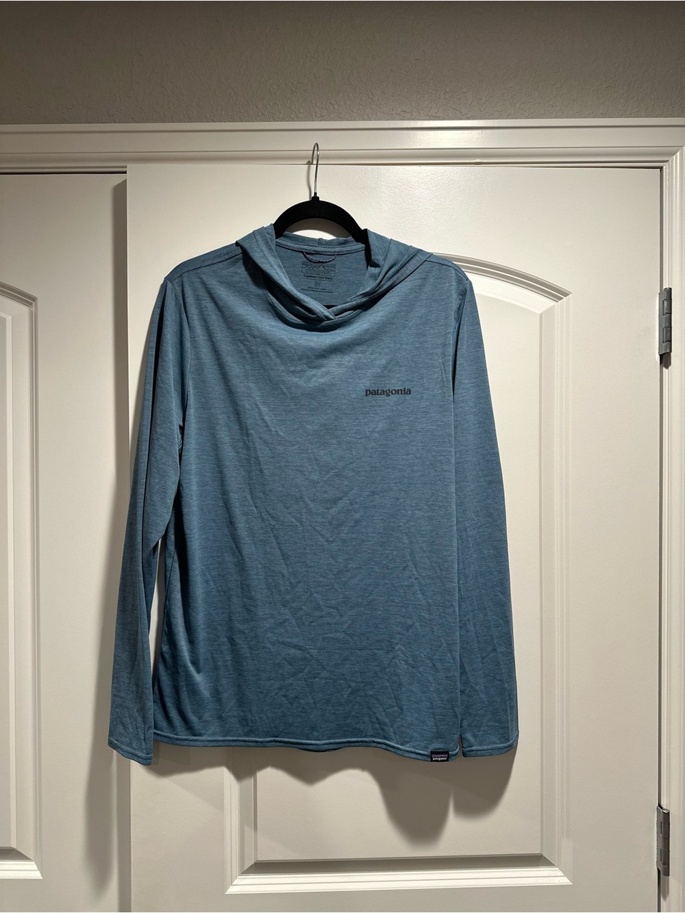 Patagonia Men’s Hooded Long-Sleeve Shirt — Dusty Blue